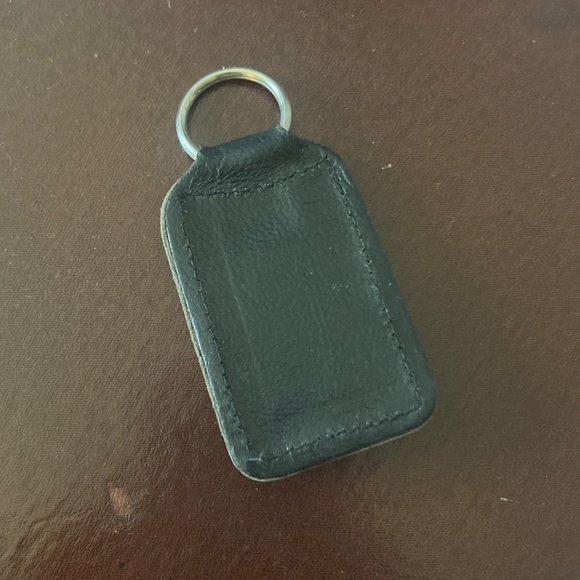 BMW Vintage Leather Keychain - Picture 2 of 3